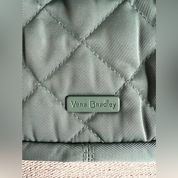 EUC Vera Bradley Crossbody in Olive Leaf Performance Twill - Picture 2 of 6